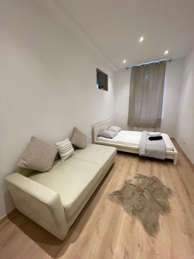 Cozy 8-Person Home In Vienna Located At Haberlgasse 82 N1 Bagian luar foto