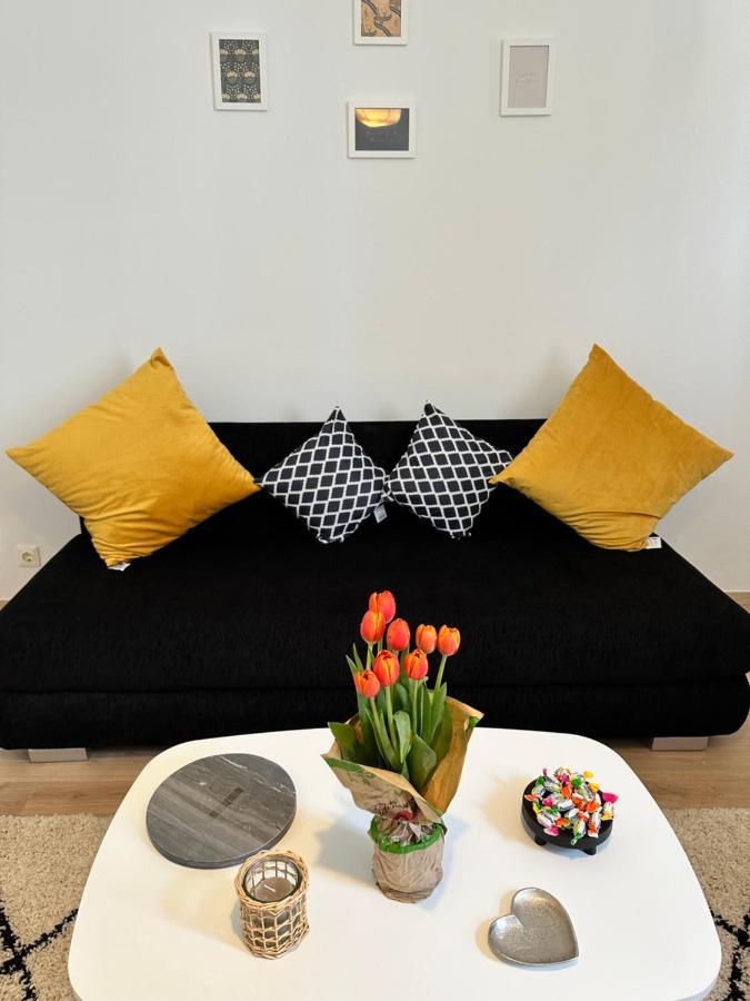 Cozy 8-Person Home In Vienna Located At Haberlgasse 82 N1 Bagian luar foto