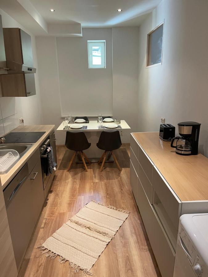 Cozy 8-Person Home In Vienna Located At Haberlgasse 82 N1 Bagian luar foto