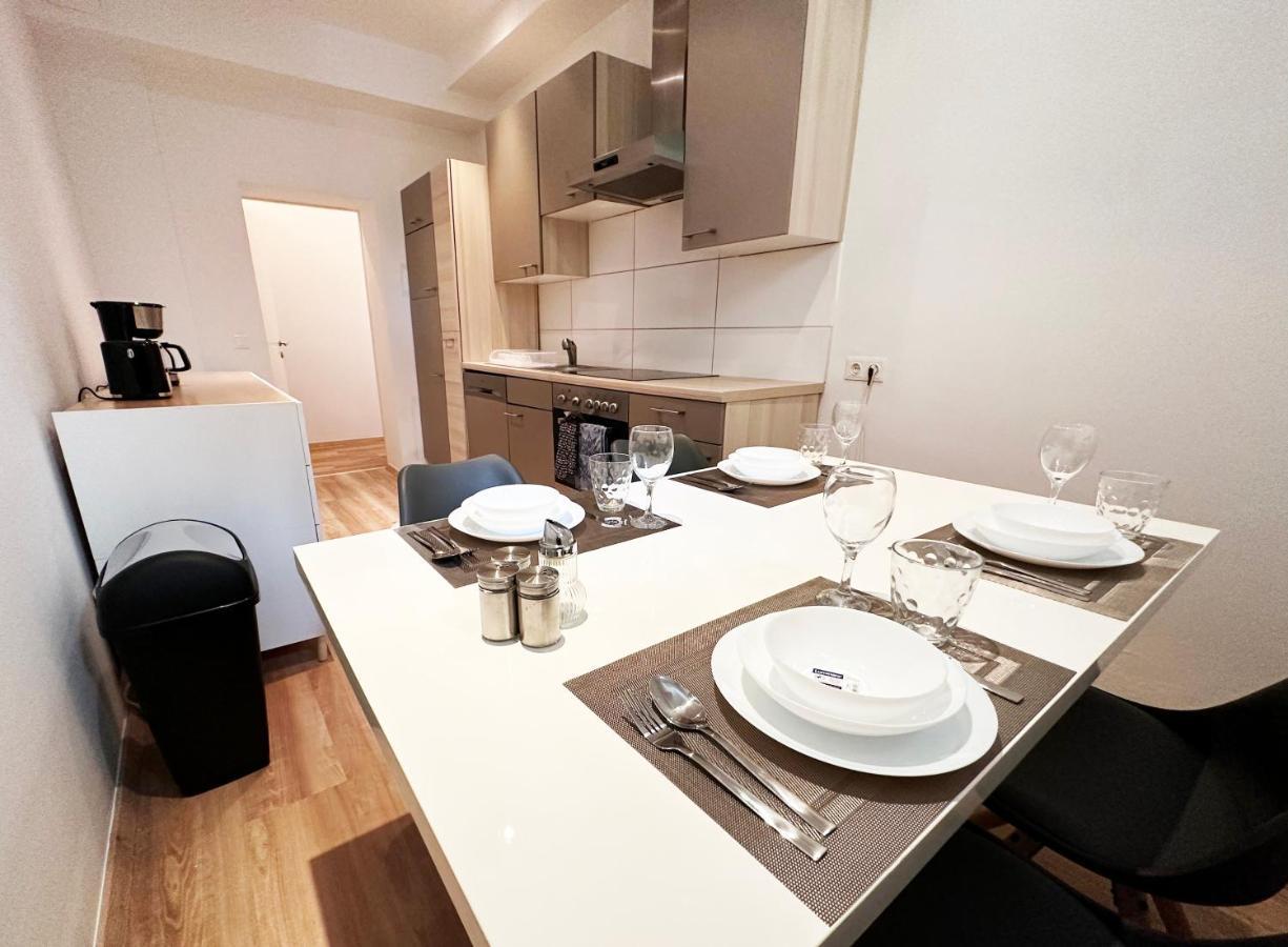 Cozy 8-Person Home In Vienna Located At Haberlgasse 82 N1 Bagian luar foto
